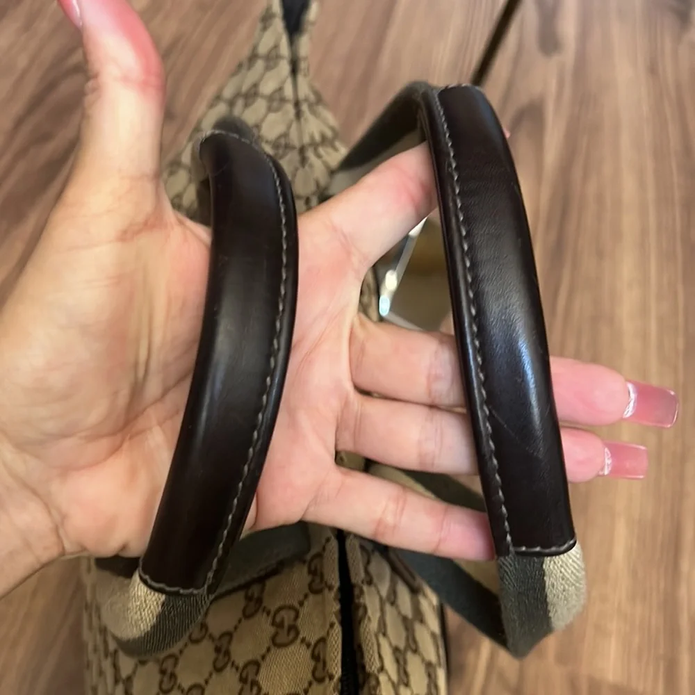 A32- 💯 % authentic Gucci shoulder bag - Picture 15 of 16